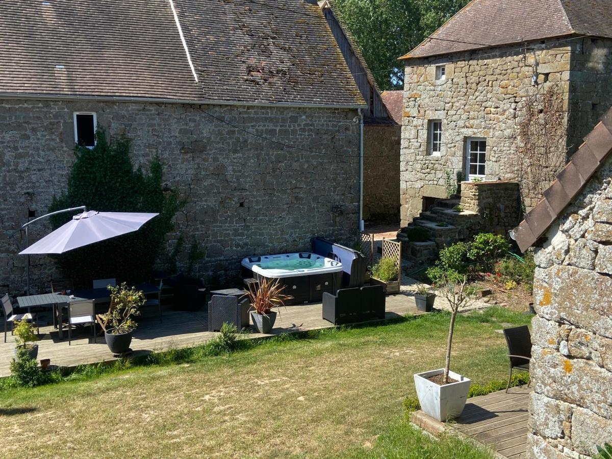 مبيت وإفطار Putanges Domaine Des Tours Vauquelin المظهر الخارجي الصورة