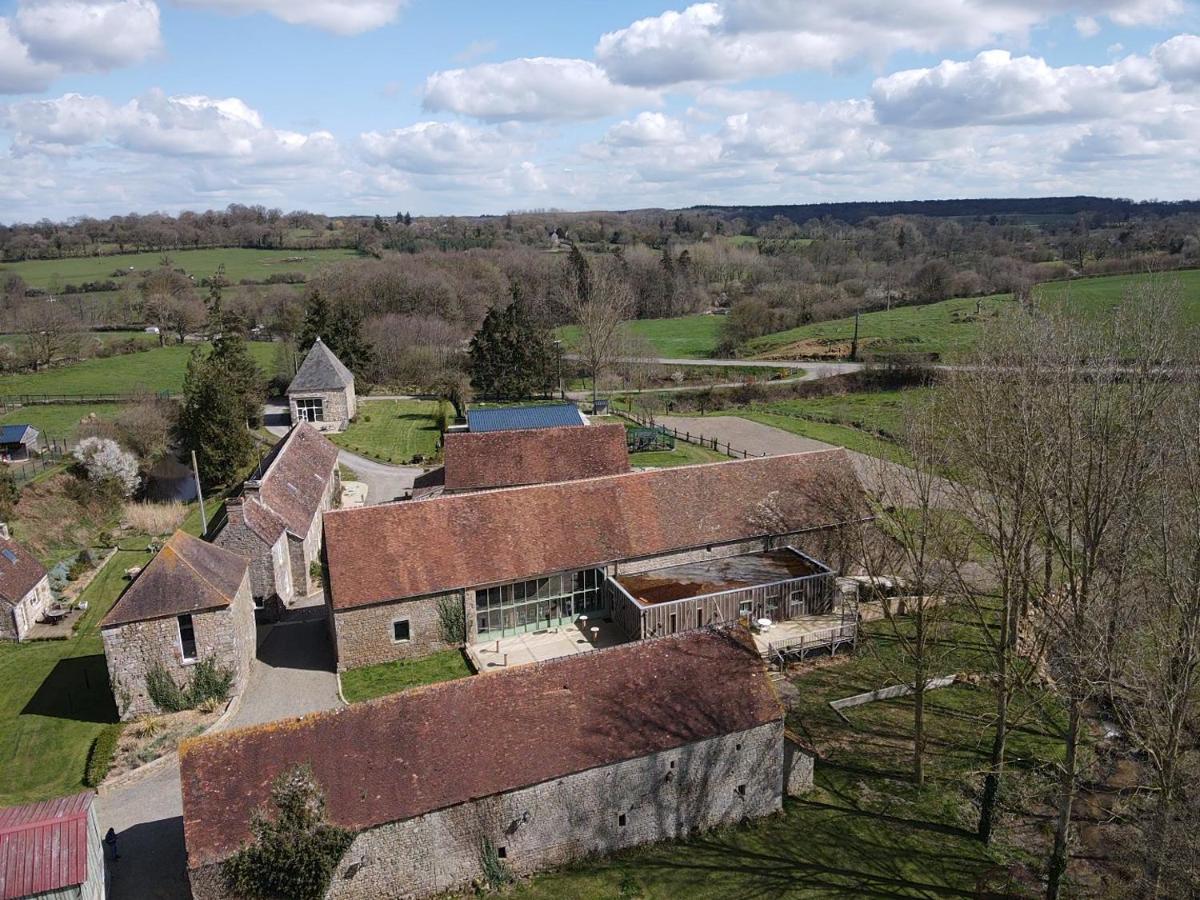 مبيت وإفطار Putanges Domaine Des Tours Vauquelin المظهر الخارجي الصورة