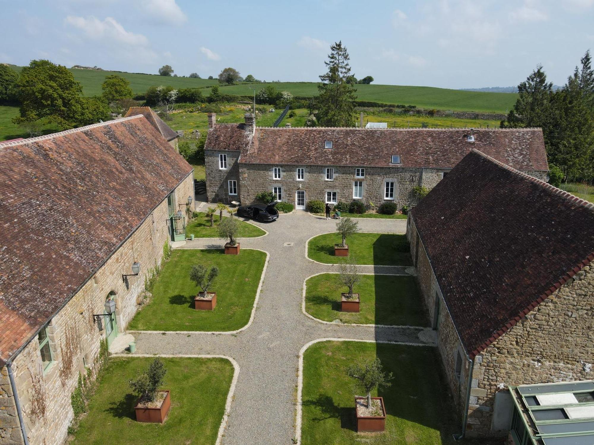 مبيت وإفطار Putanges Domaine Des Tours Vauquelin المظهر الخارجي الصورة